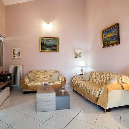 Daire House *